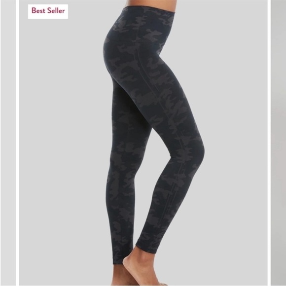 Spanx Look At Me Now Seamless Camo Legging - Picture 2 of 6